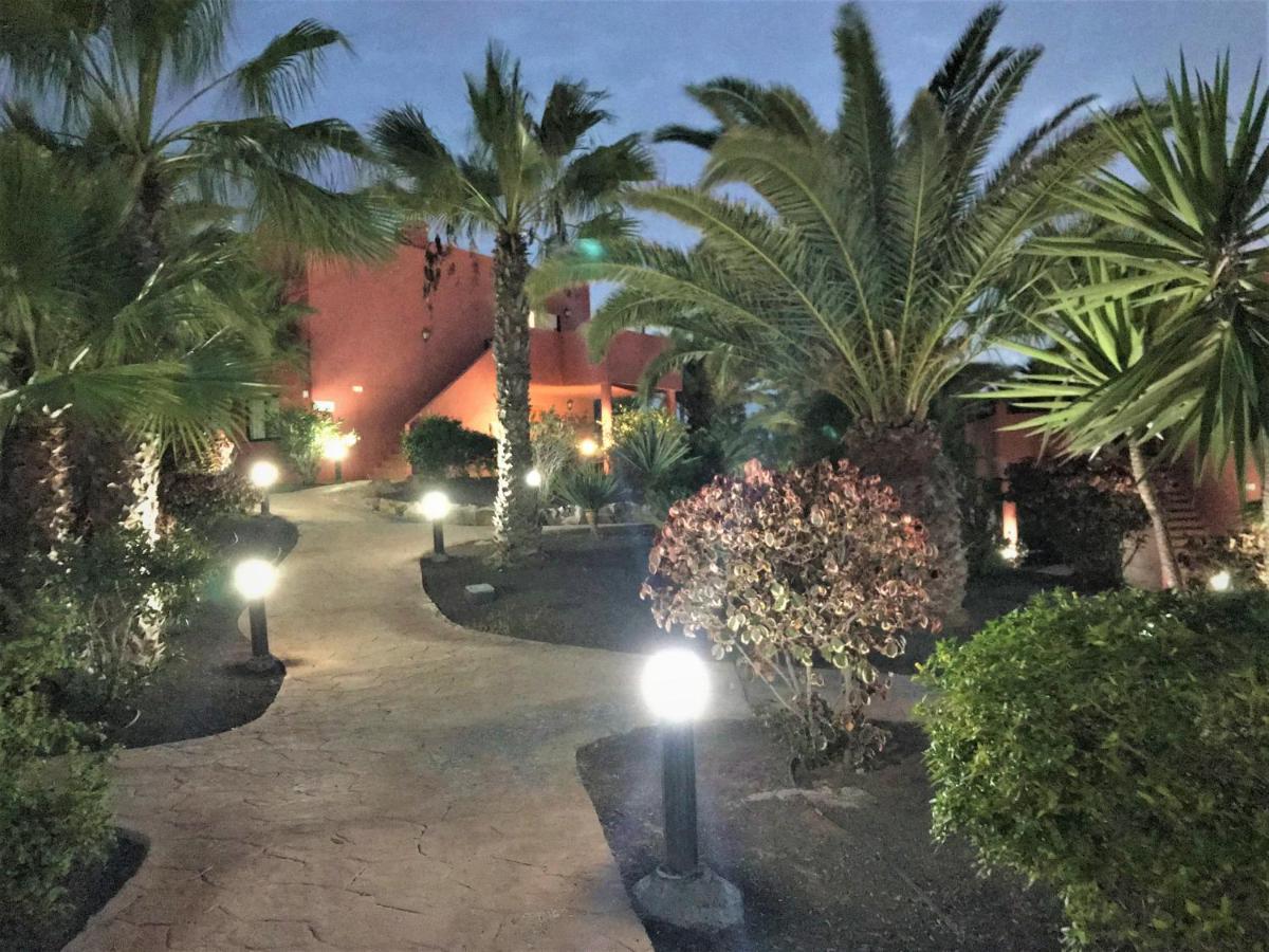 Tropical Garden Retreat: Private Terrace & Pool Oasis Apartment Corralejo Exterior photo