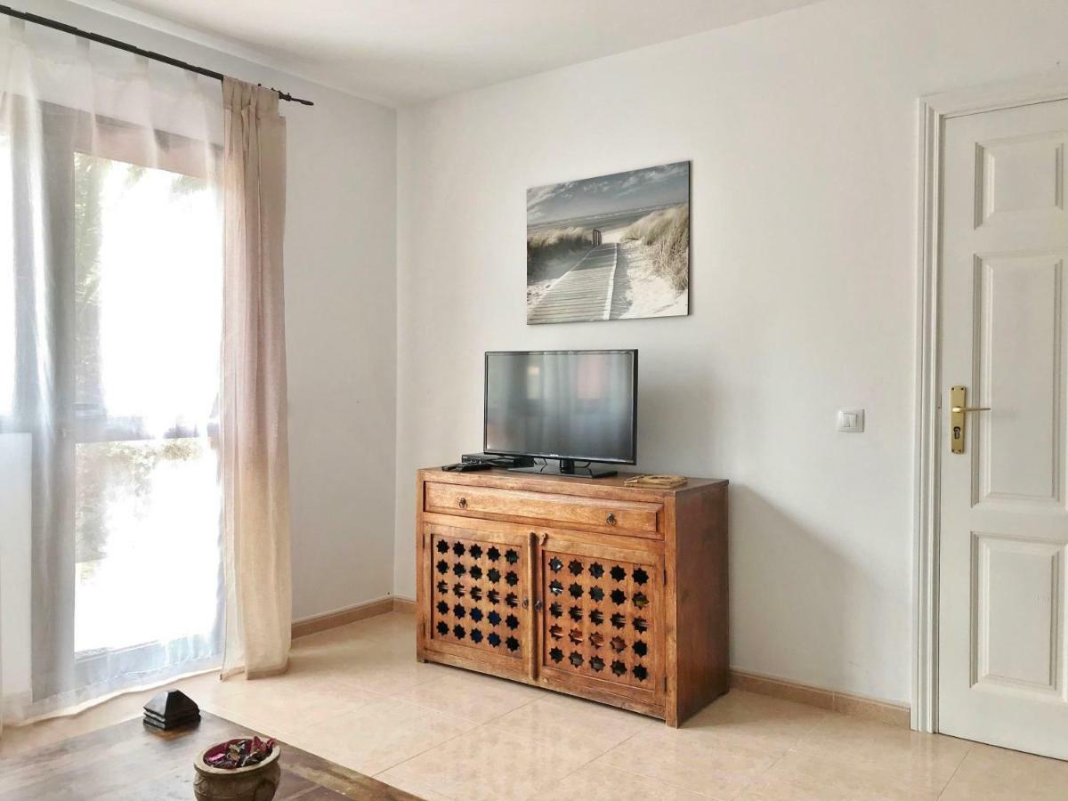 Tropical Garden Retreat: Private Terrace & Pool Oasis Apartment Corralejo Exterior photo